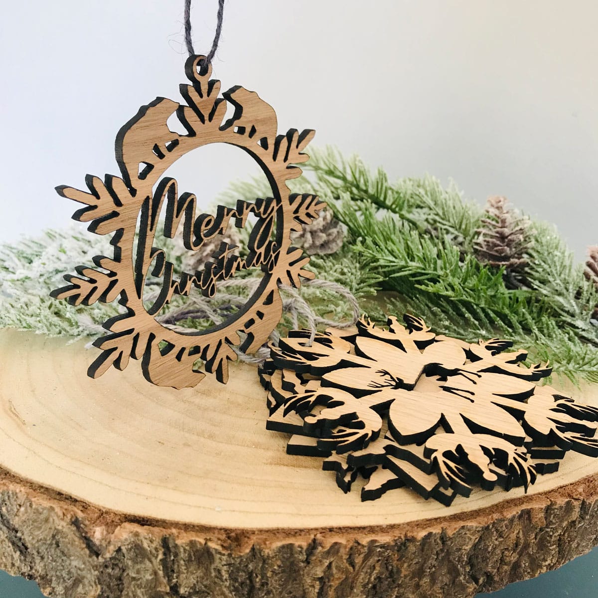 snowflake-bauble-animal-dec