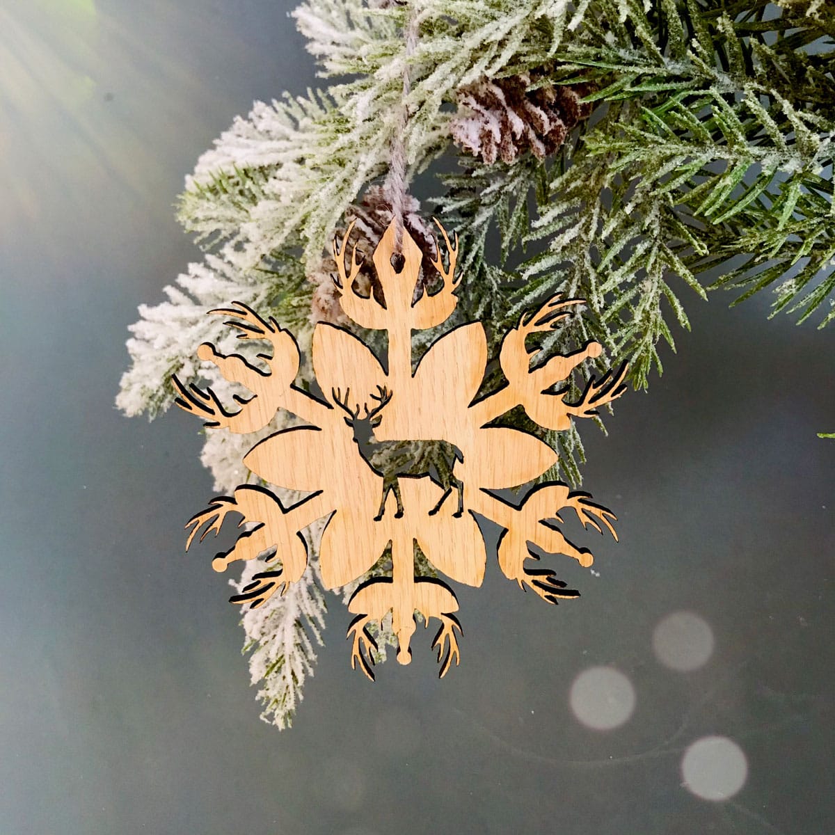 snowflake-reindeer