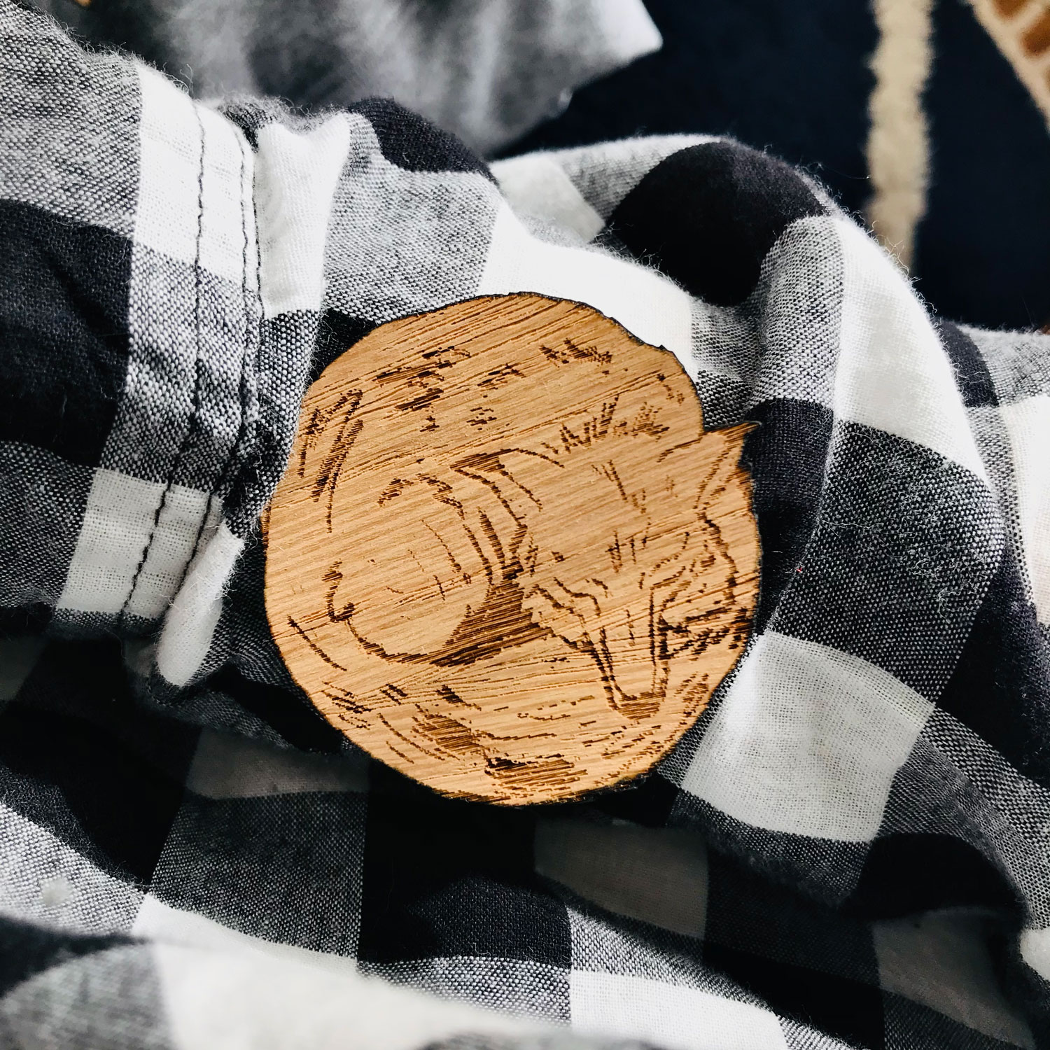 fox-curled-up-brooch