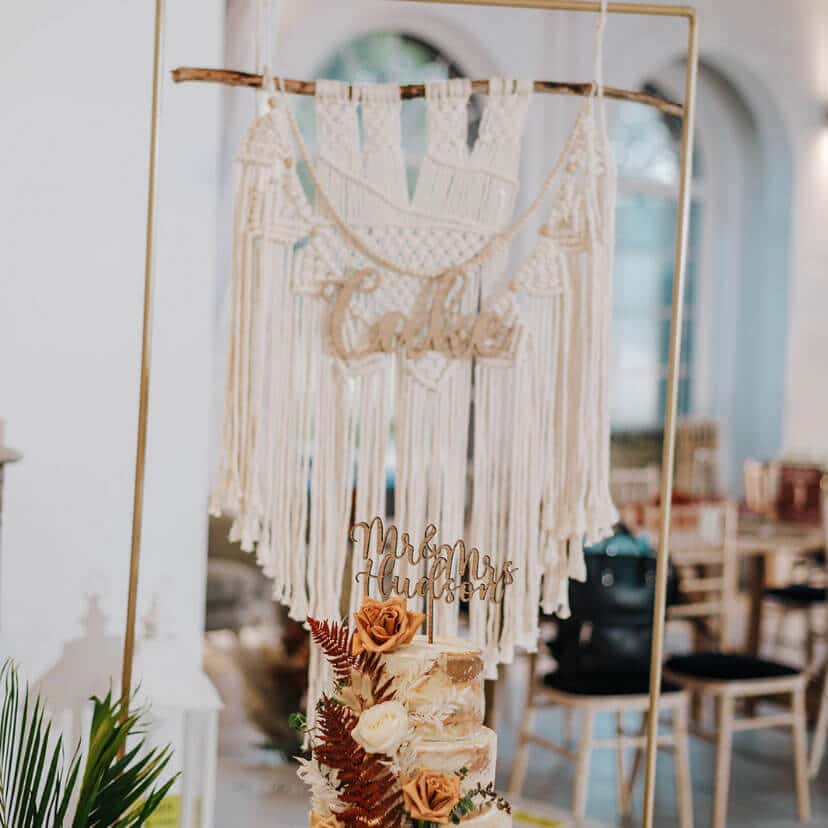 wedding-cake-sign-topper