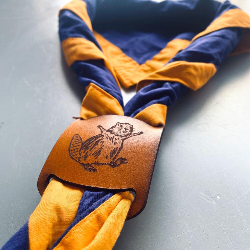 beaver-woggle-brown-leather