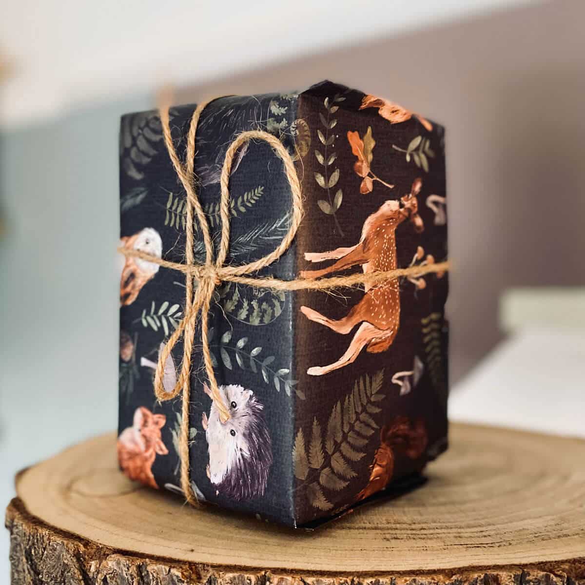 Fern-Forest-Animals-gift-wrap1.jpg