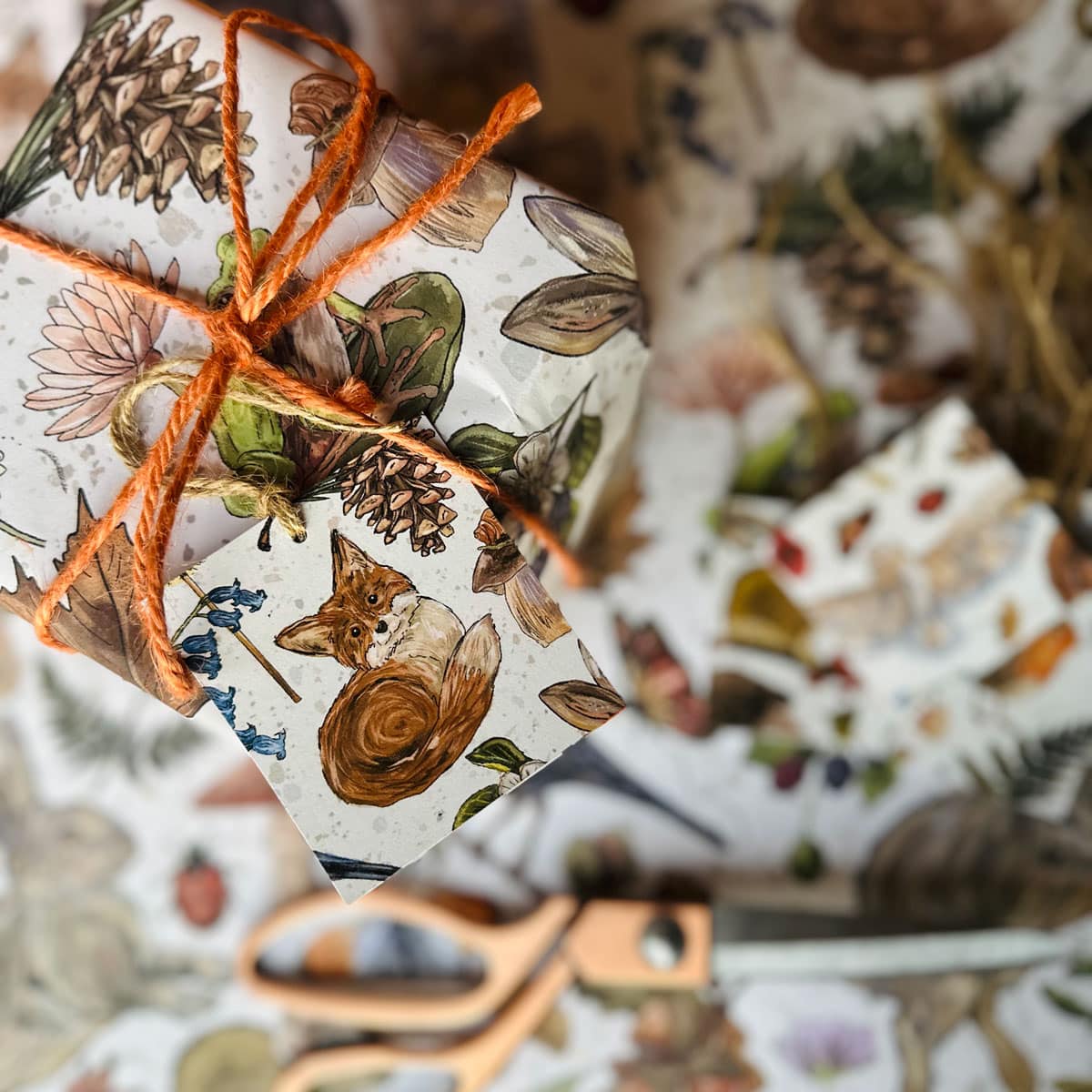 hedgerow-gift-wrap1.jpg