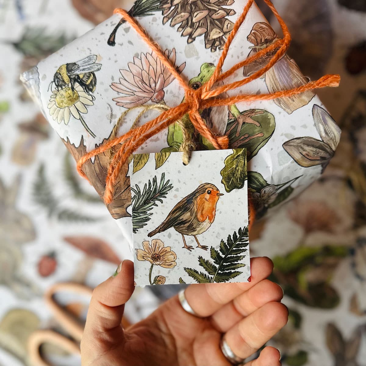 hedgerow-gift-wrap4.jpg