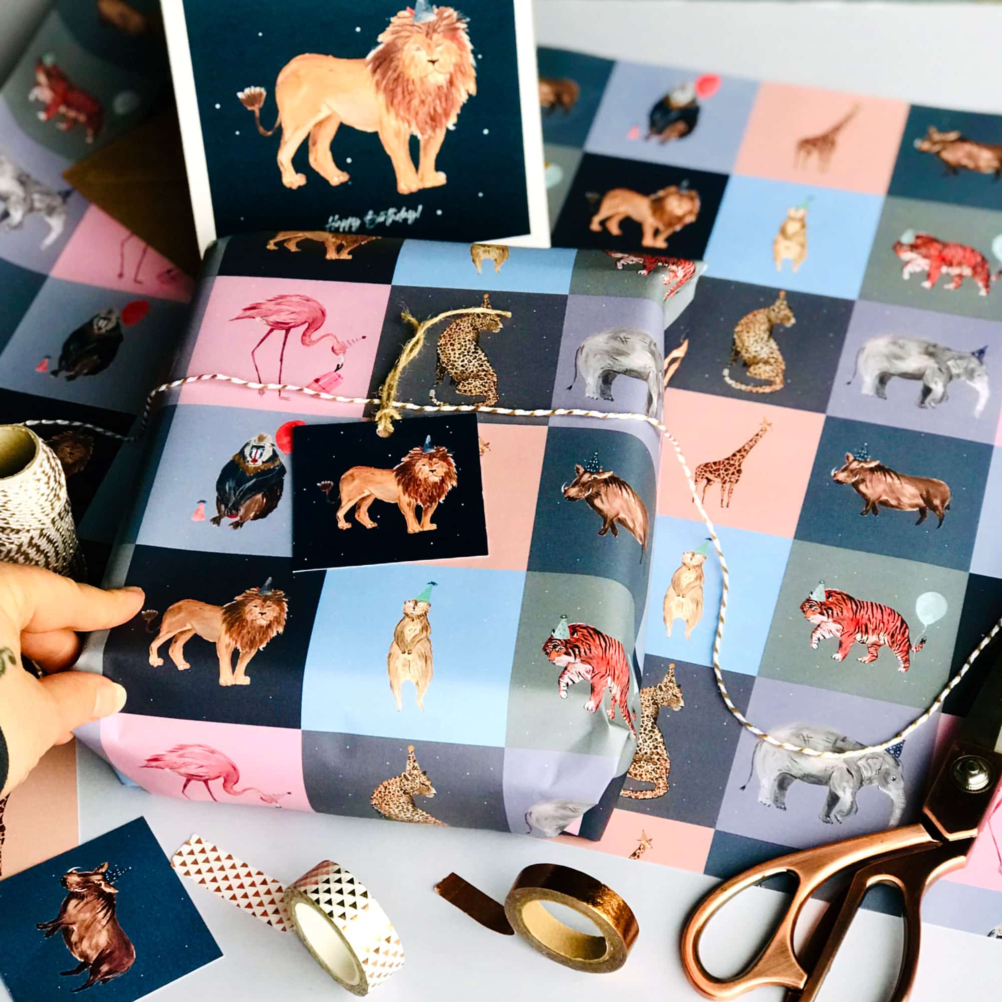 wild-animals-gift-wrap-tags-cards.jpg