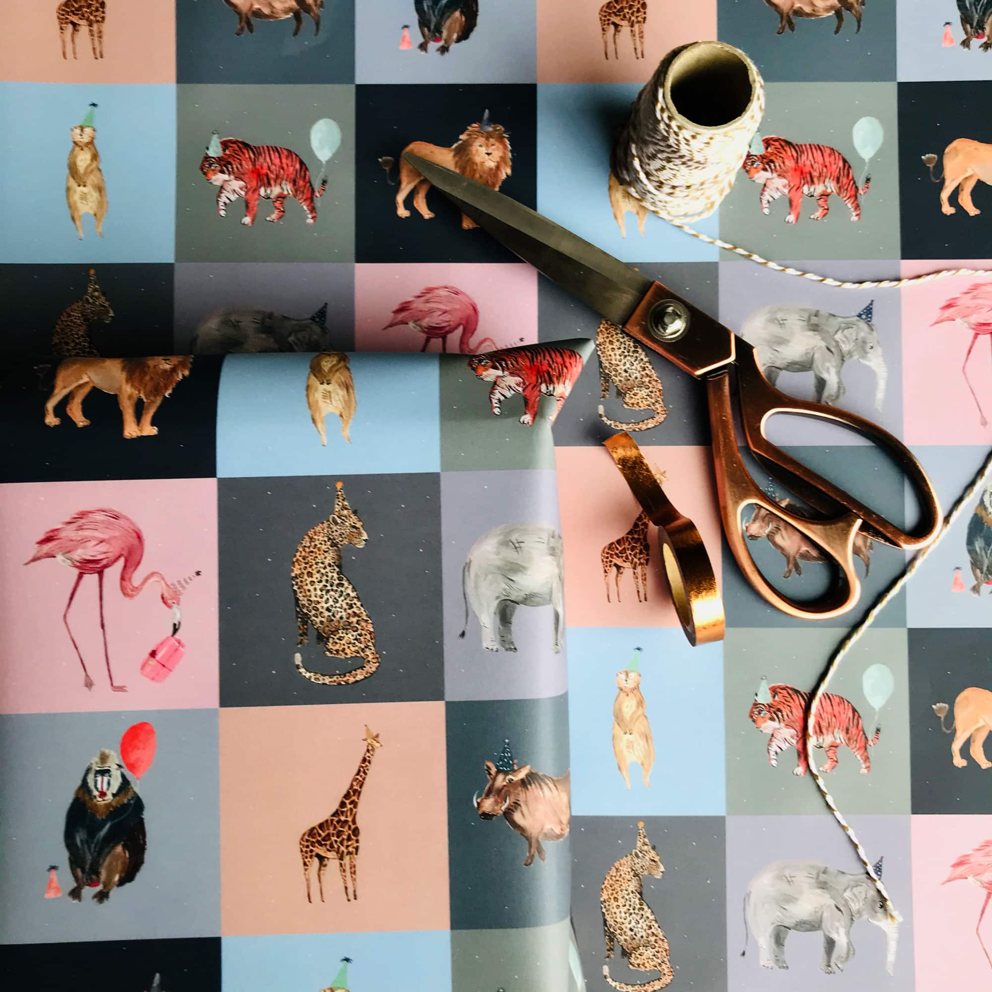 wild-safari-animals-gift-wrap-tags-4.jpg